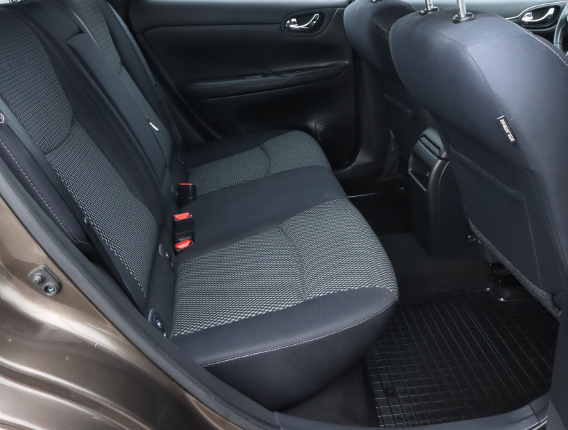 Nissan Pulsar, 2015