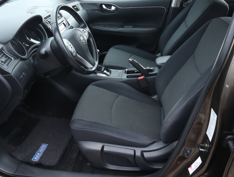 Nissan Pulsar, 2015
