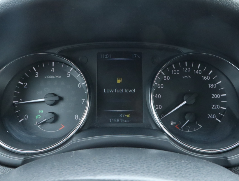 Nissan Pulsar, 2015
