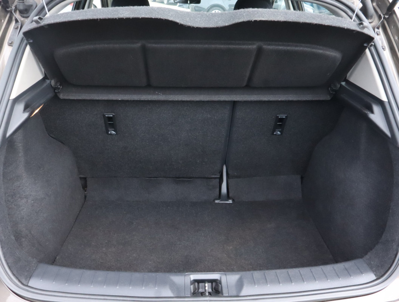 Nissan Pulsar, 2015
