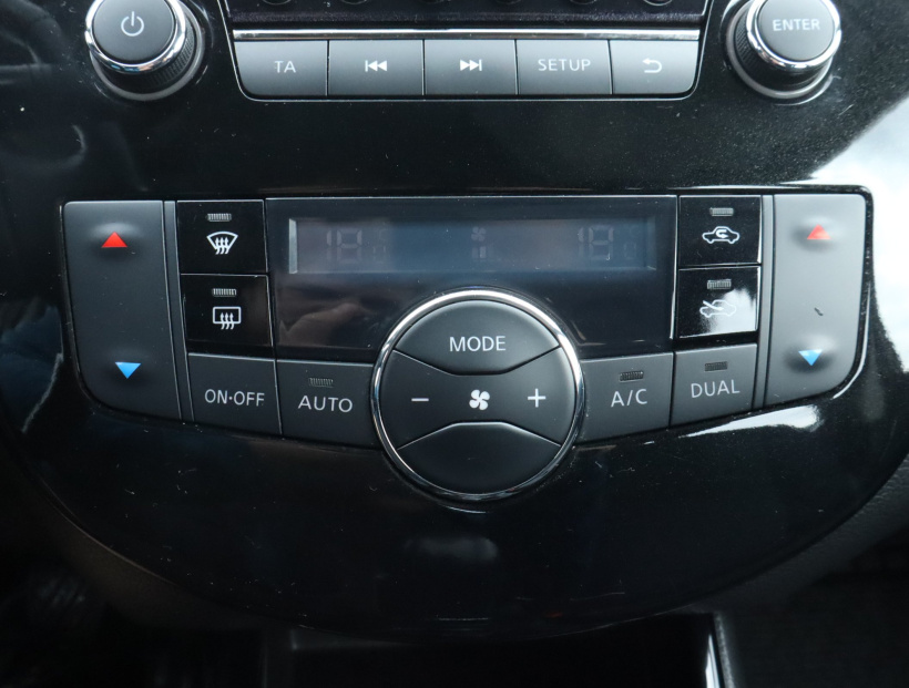 Nissan Pulsar, 2015