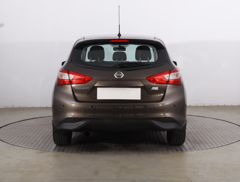Nissan Pulsar, 2015