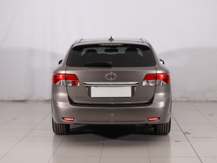 Toyota Avensis, 2014