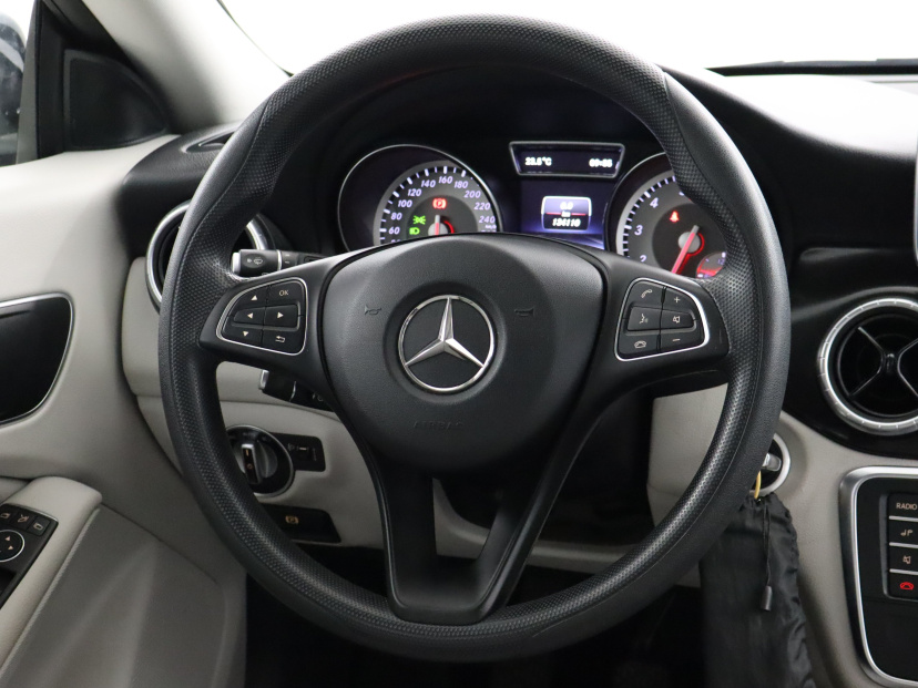 Mercedes-Benz CLA, 2015