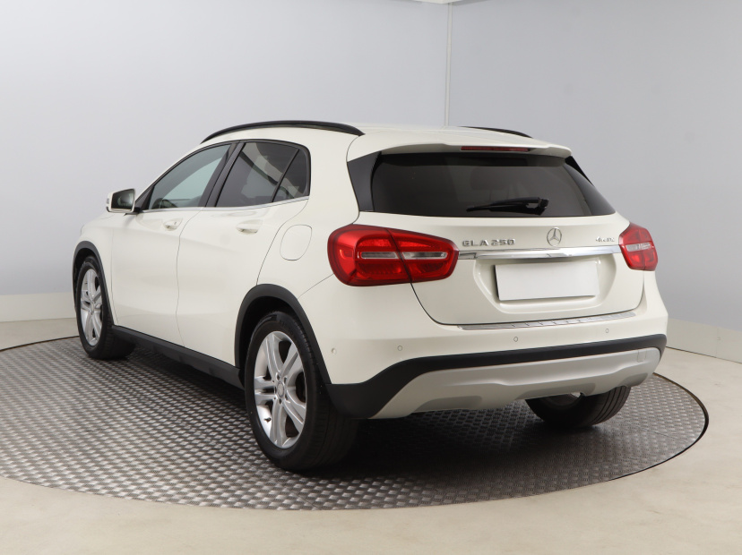 Mercedes-Benz GLA, 2014