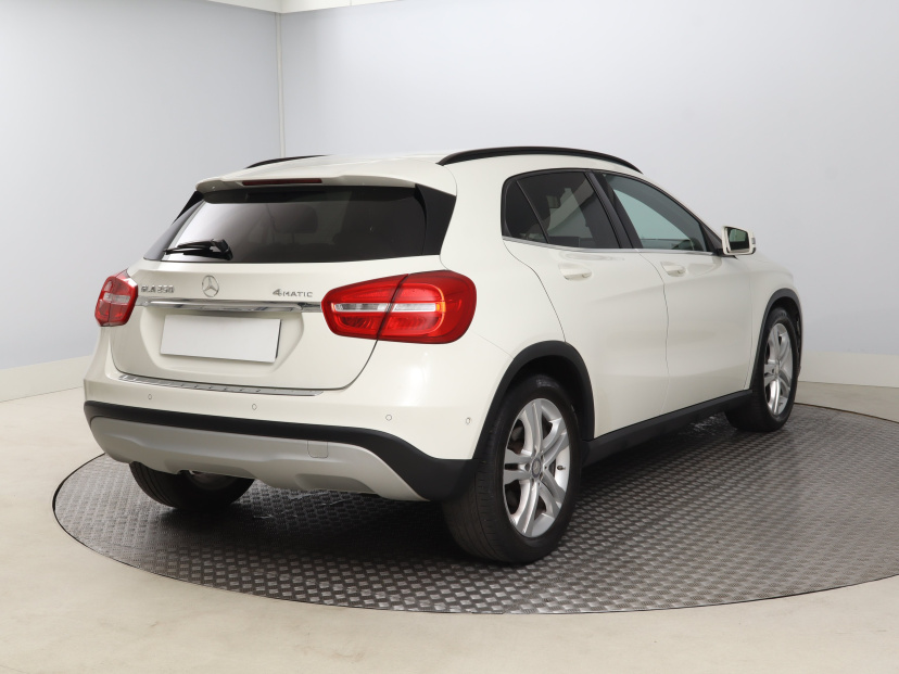 Mercedes-Benz GLA, 2014