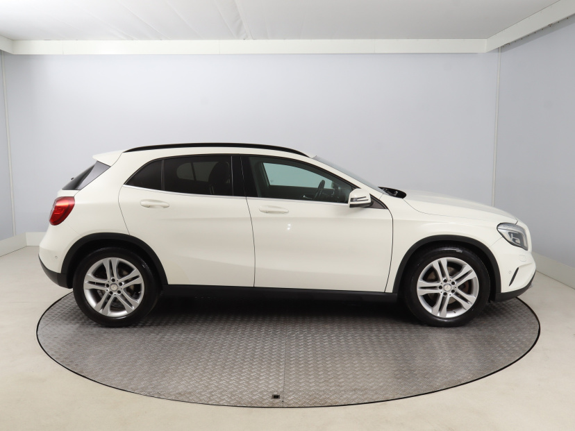 Mercedes-Benz GLA, 2014