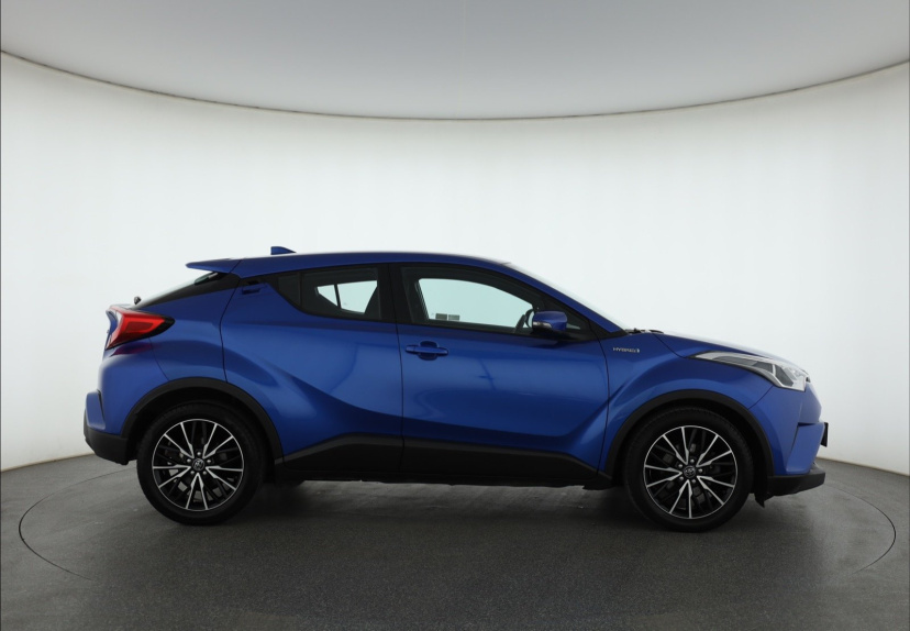 Toyota C-HR, 2017