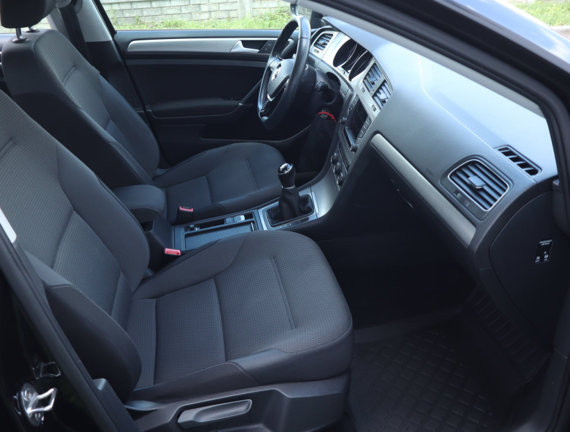 Volkswagen Golf, 2016