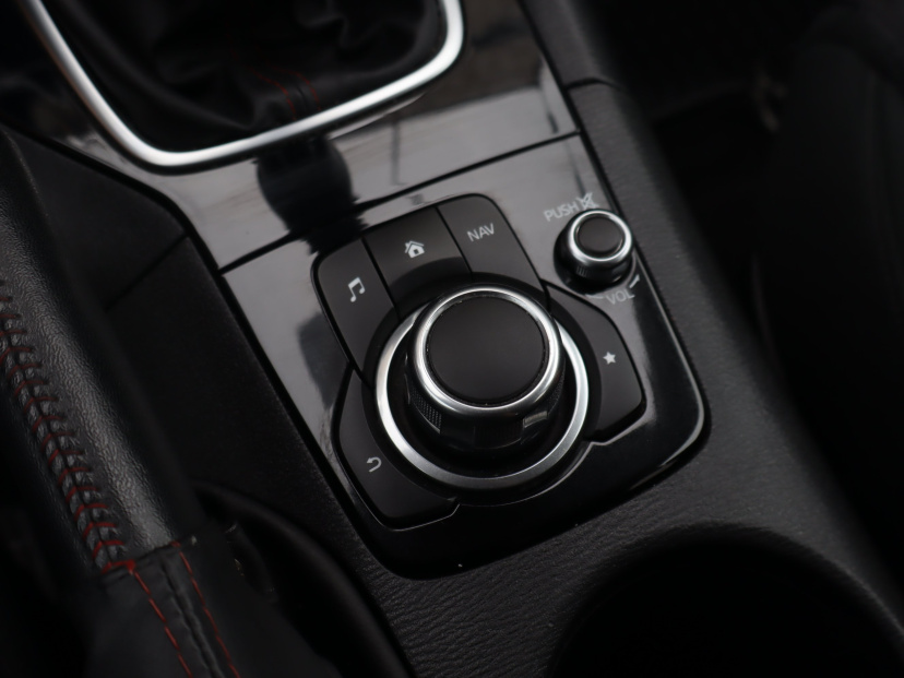 Mazda 3, 2015