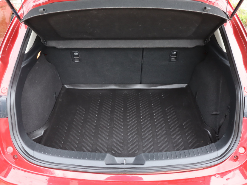 Mazda 3, 2015