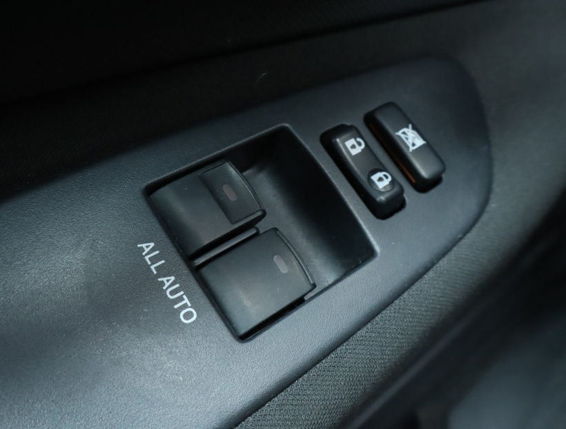 Toyota Auris, 2011