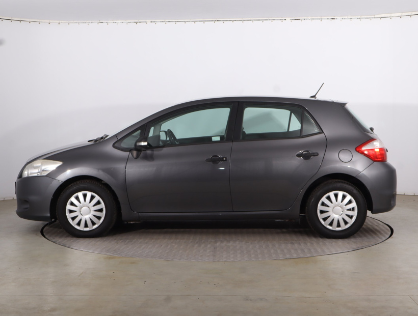 Toyota Auris, 2011
