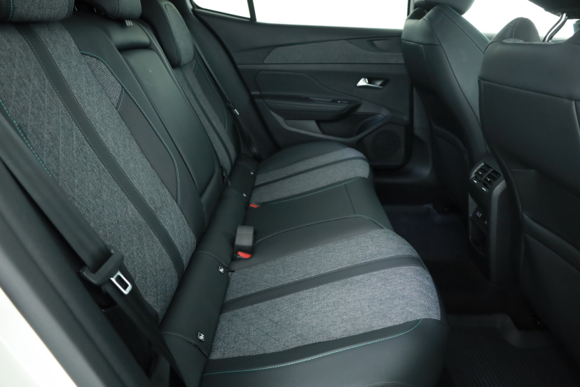Peugeot 408, 2023