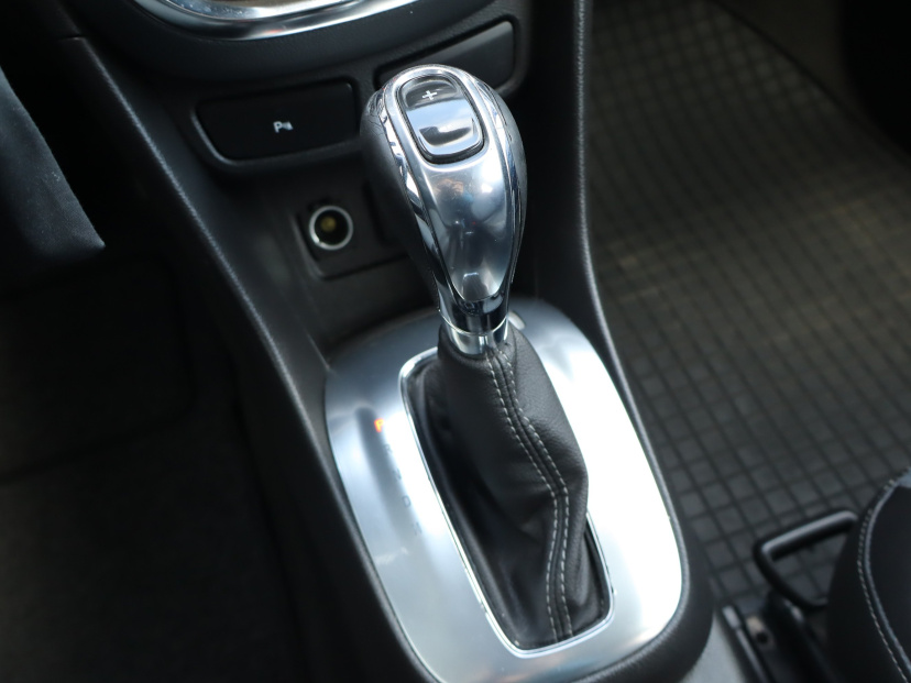 Opel Mokka, 2015