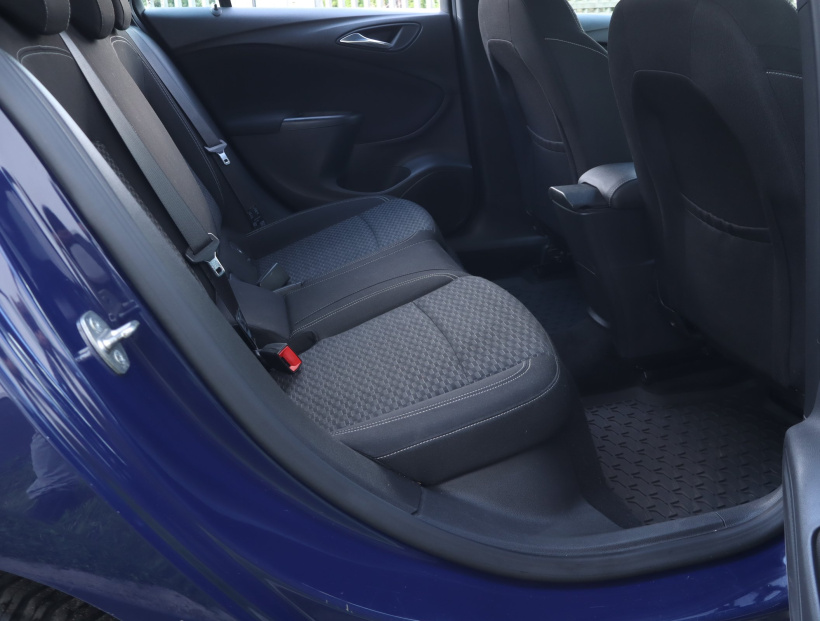 Opel Astra, 2017
