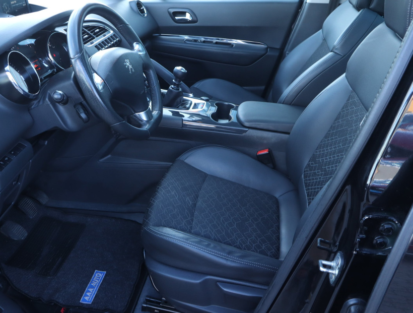 Peugeot 3008, 2015