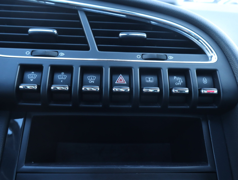 Peugeot 3008, 2015