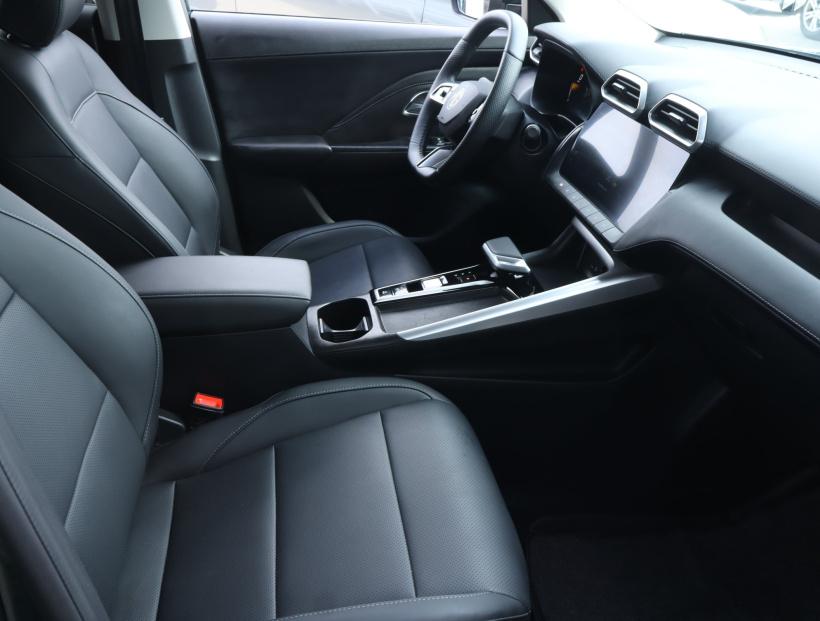 MG ZS SUV, 2025