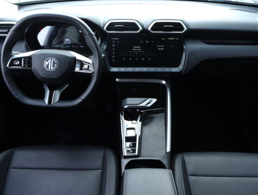 MG ZS SUV, 2025