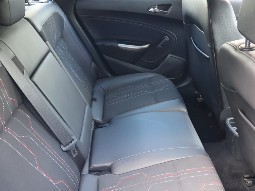 Opel Astra, 2012