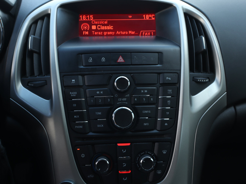 Opel Astra, 2012
