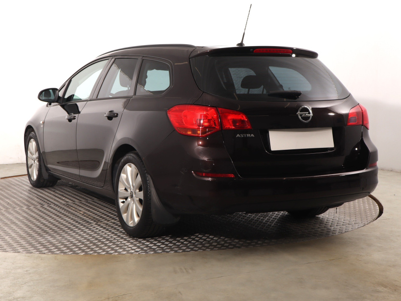 Opel Astra, 2012