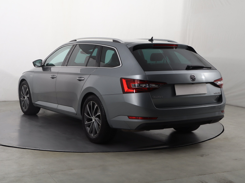 Škoda Superb, 2015