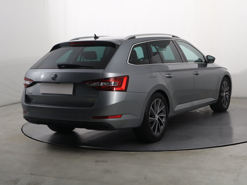 Škoda Superb, 2015