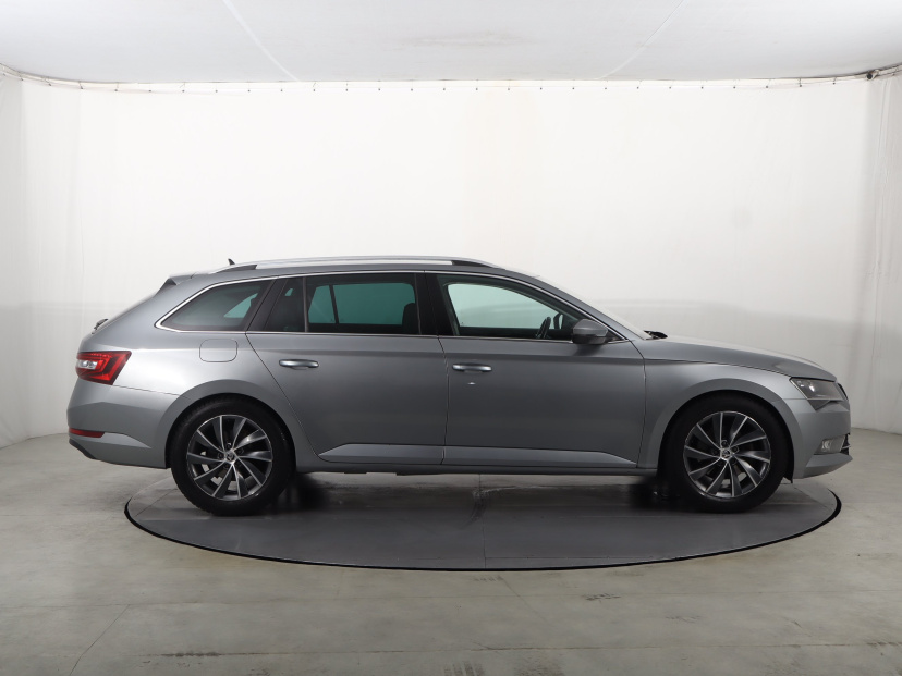 Škoda Superb, 2015