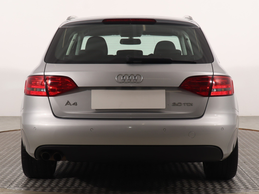 Audi A4, 2010