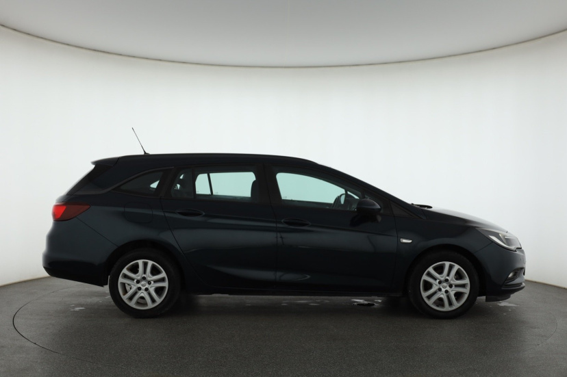 Opel Astra, 2018