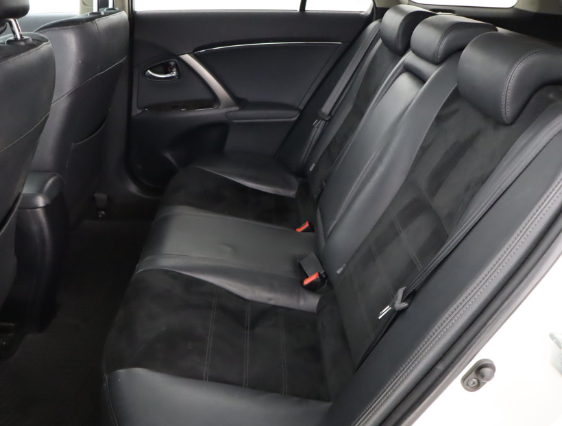 Toyota Avensis, 2013