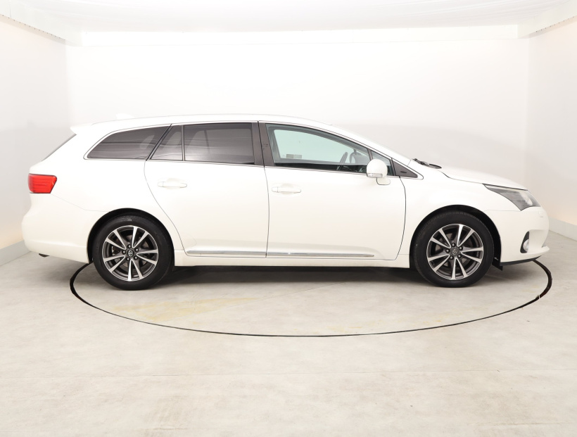 Toyota Avensis, 2013