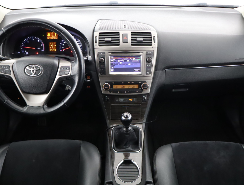 Toyota Avensis, 2013