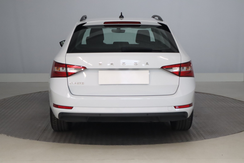 Škoda Superb, 2021