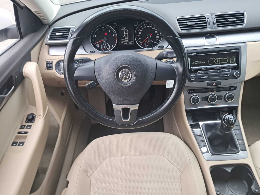 Volkswagen Passat, 2014