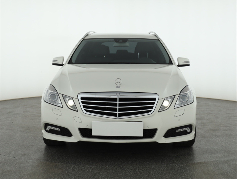 Mercedes-Benz E, 2010