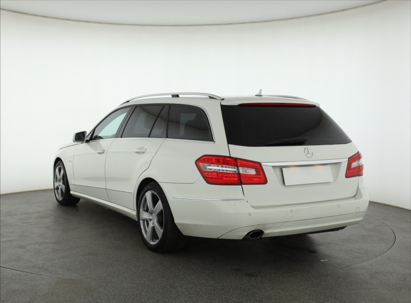 Mercedes-Benz E, 2010