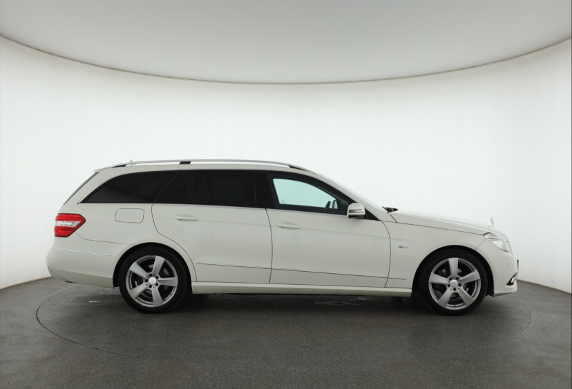 Mercedes-Benz E, 2010