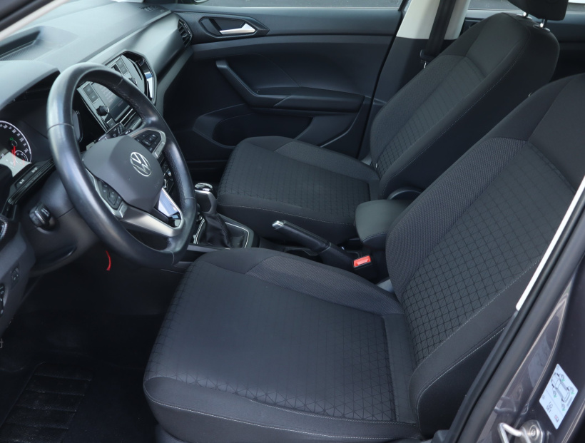 Volkswagen T-Cross, 2021