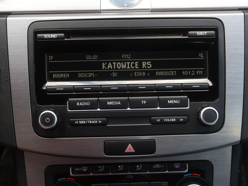 Volkswagen Passat, 2011
