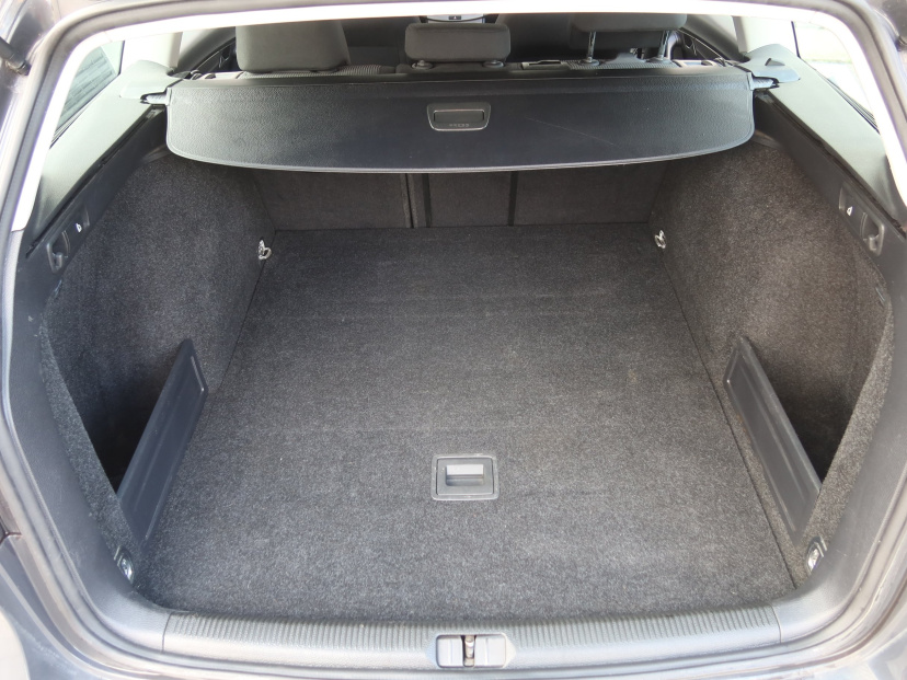 Volkswagen Passat, 2011