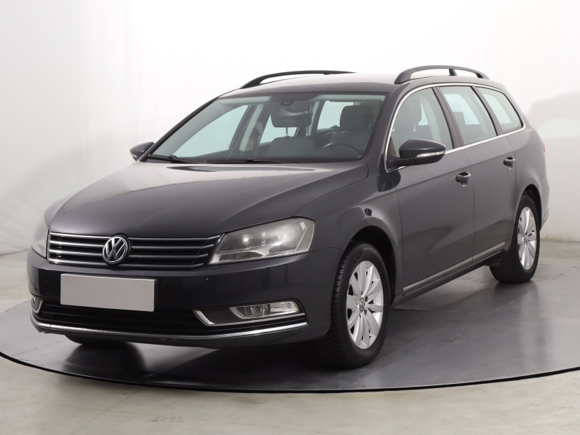 Volkswagen Passat, 2011
