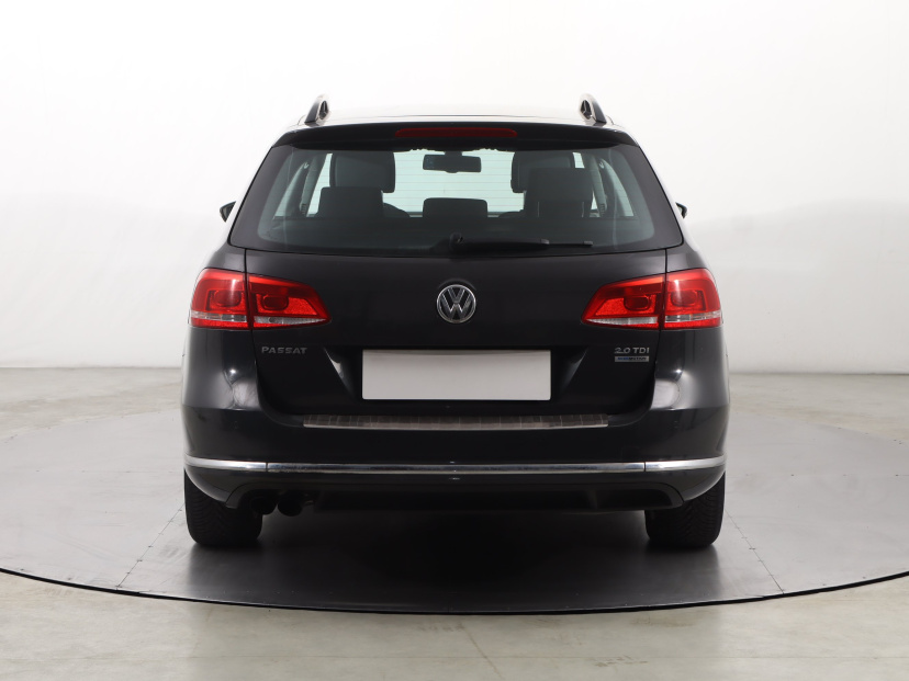 Volkswagen Passat, 2011