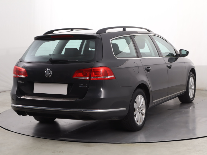 Volkswagen Passat, 2011