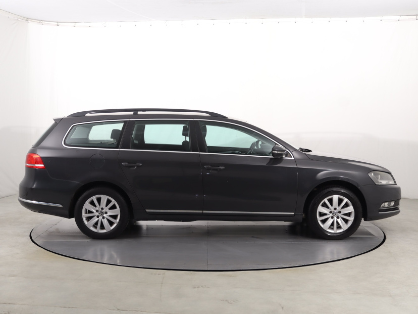 Volkswagen Passat, 2011