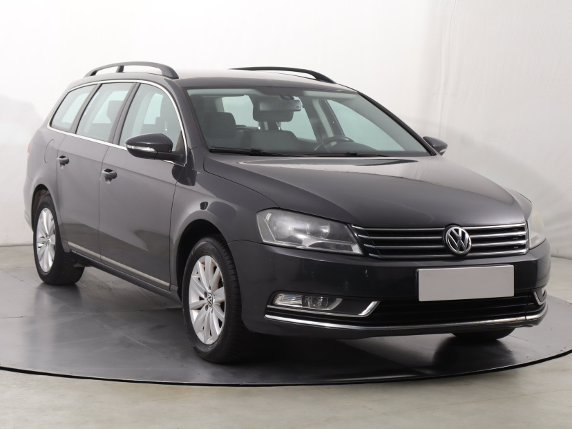 Volkswagen Passat, 2011
