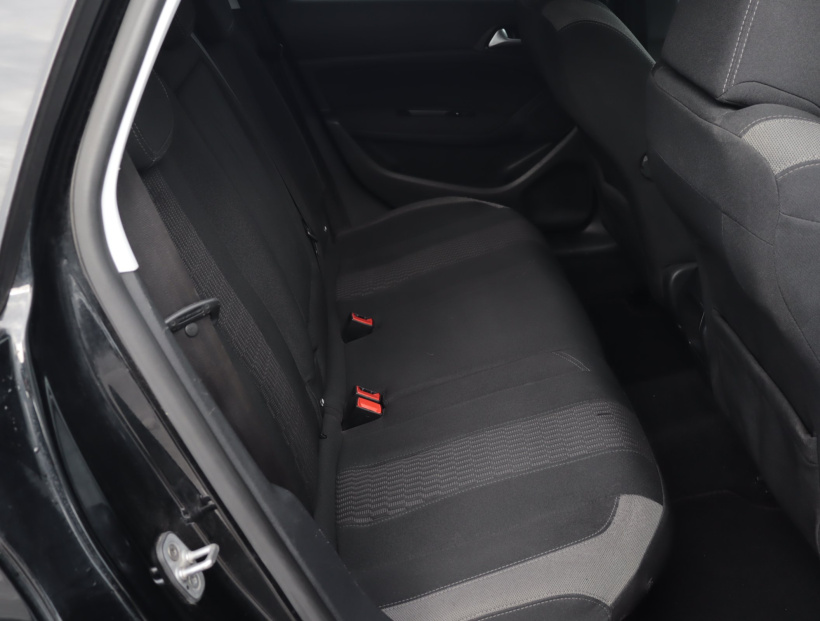 Peugeot 308, 2015