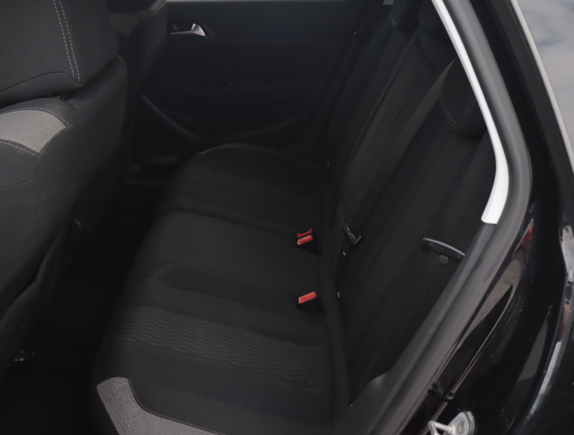 Peugeot 308, 2015